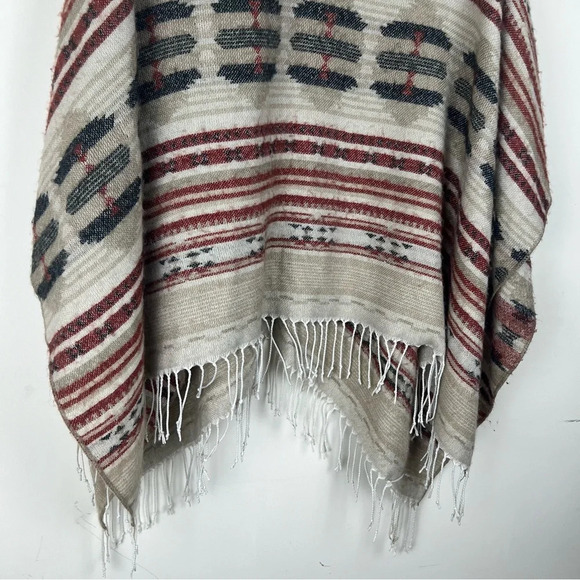 Southwestern Cape Poncho Fringed Western Boho Aztec Festival Cozy Soft Rodeo - Picture 3 of 13